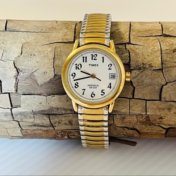 Timex Easy Reader 25mm Bracelet Watch - Picture 2 of 3